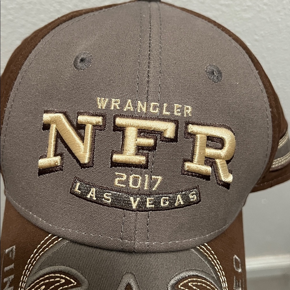 2017 NFR (National Finals Rodeo) ball cap. Never been worn. - Picture 5 of 7
